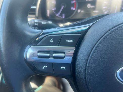 Used 2020 Kia Cadenza Limited image 18