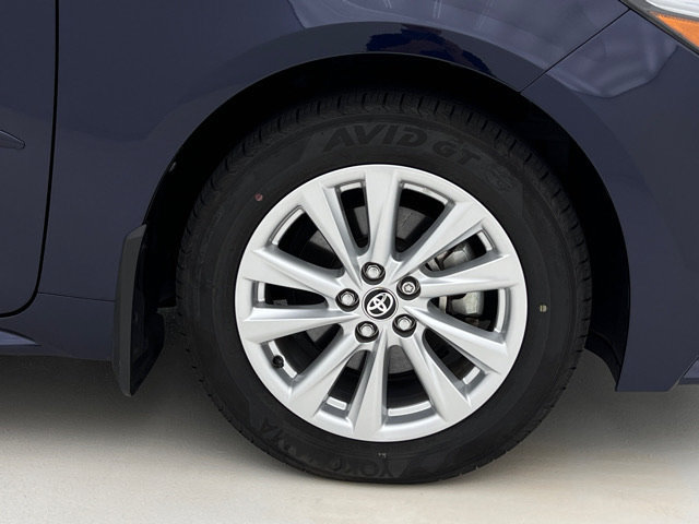 Used 2025 Toyota Corolla LE w/ LE Premium Package FWD image 28