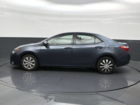 Used 2015 Toyota Corolla LE FWD image 2