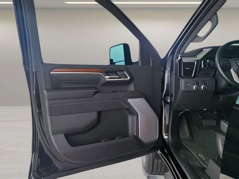 Used 2025 GMC Sierra 3500 Denali w/ Denali Reserve Package image 9