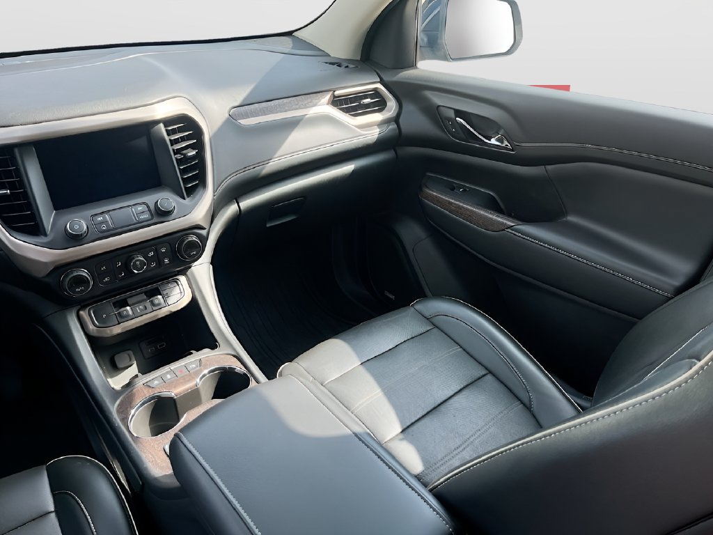 Used 2023 GMC Acadia Denali w/ Black Diamond Edition FWD image 25