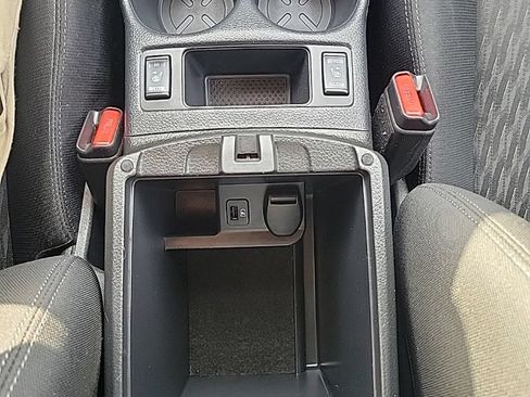 Used 2018 Nissan Rogue SV AWD/4WD image 11