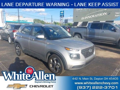 Used 2025 Hyundai Venue SEL FWD image 1