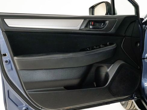 Used 2017 Subaru Outback 2.5i image 7