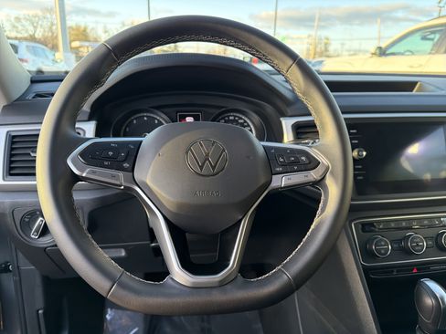 Used 2021 Volkswagen Atlas SE image 14