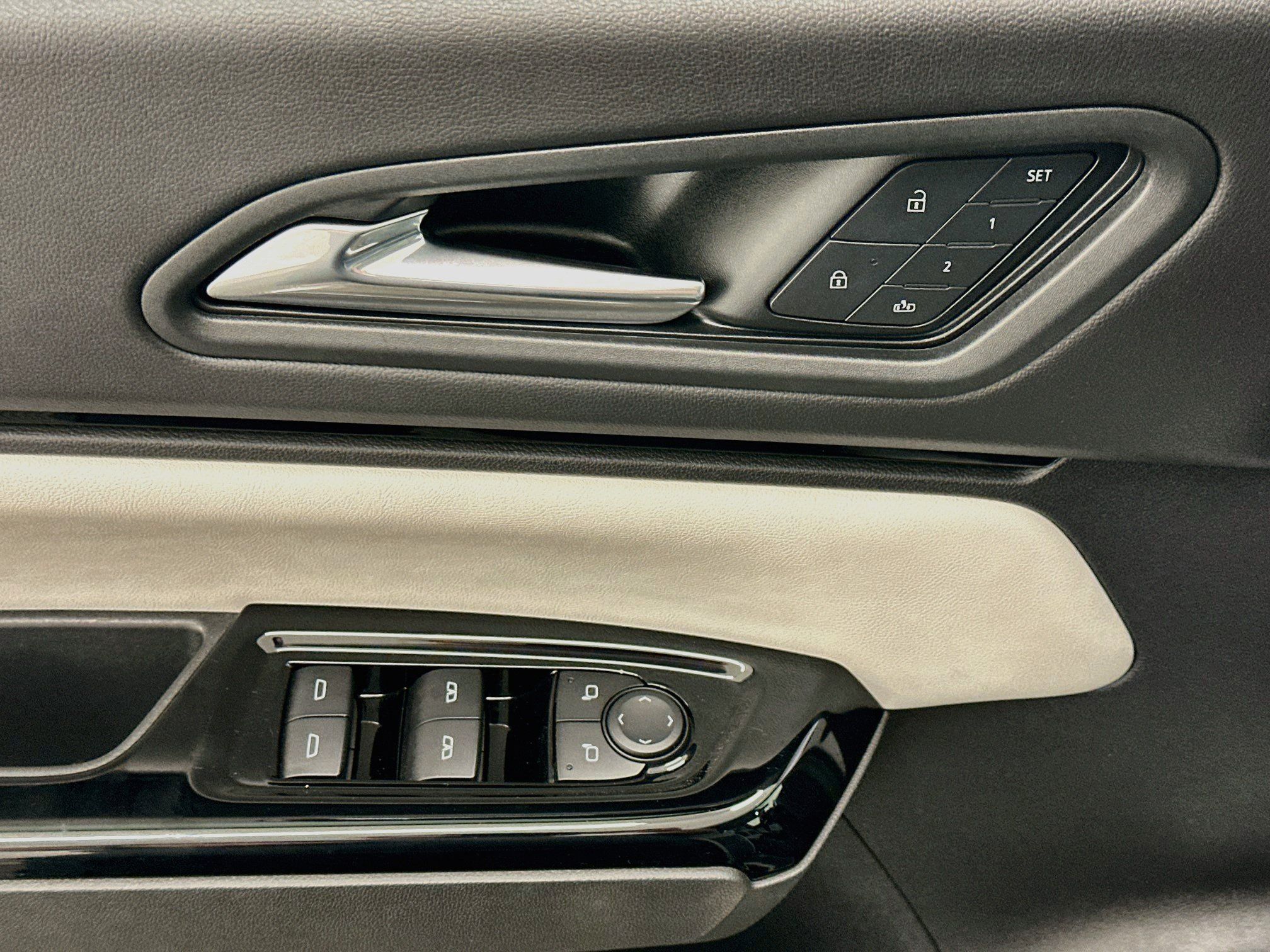 Used 2025 Honda Prologue Touring image 15