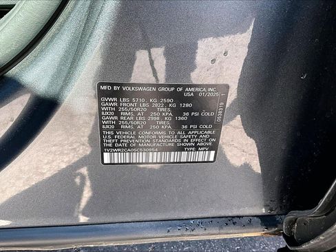 Used 2025 Volkswagen Atlas SE FWD image 4