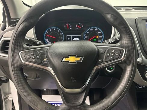 Used 2020 Chevrolet Equinox LS w/ LS Convenience Package FWD image 19