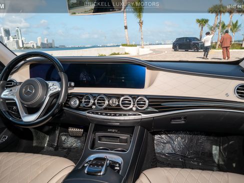 Used 2019 Mercedes-Benz S 560 Sedan image 25