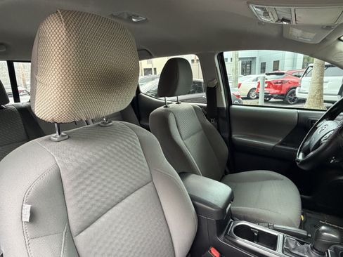 Used 2020 Toyota Tacoma SR w/ SR Convenience Package RWD image 46