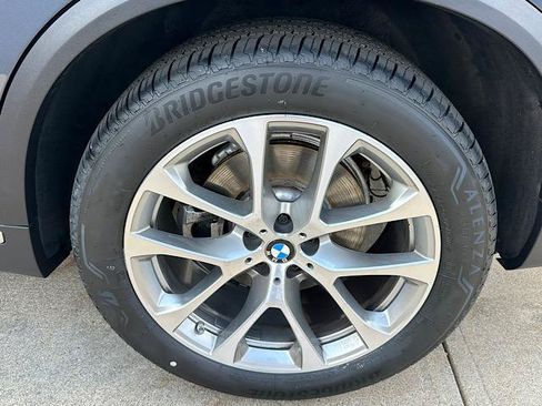 Used 2022 BMW X5 xDrive40i w/ Executive Package AWD/4WD image 32
