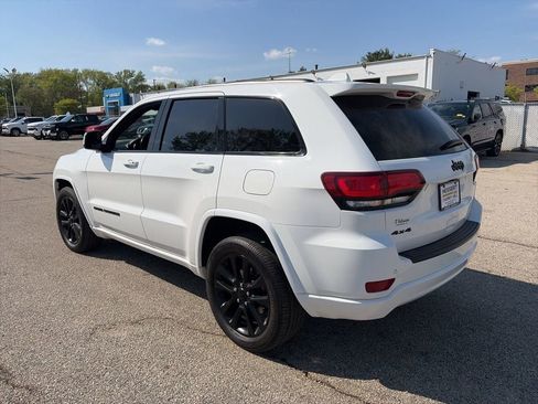 Used 2020 Jeep Grand Cherokee Altitude AWD/4WD image 8