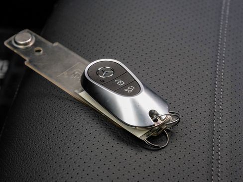 Used 2025 Mercedes-Benz C 300 4MATIC Sedan image 58