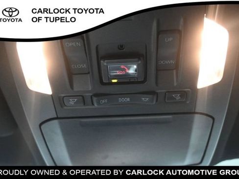 Used 2022 Toyota Highlander XSE FWD image 36