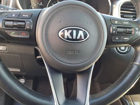 Used 2016 Kia Sorento SX image 16