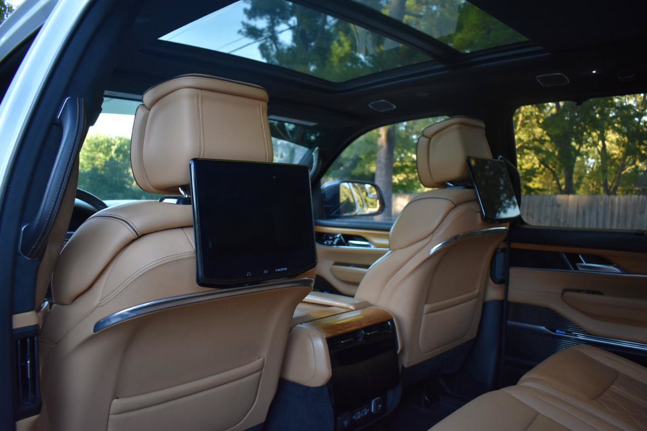 Used 2023 Jeep Grand Wagoneer L Series III w/ Rear Seat Video Group 1 AWD/4WD image 21