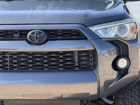 Used 2016 Toyota 4Runner SR5 AWD/4WD image 8