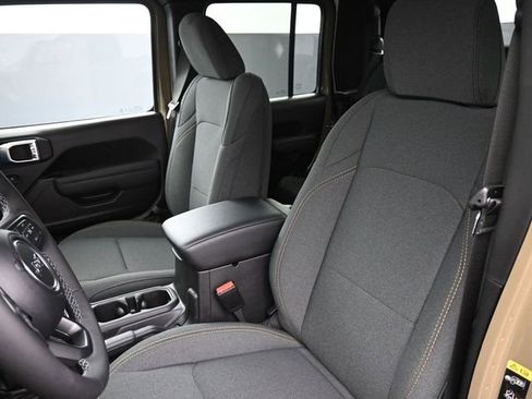 New 2026 Jeep Gladiator Sport AWD/4WD image 13