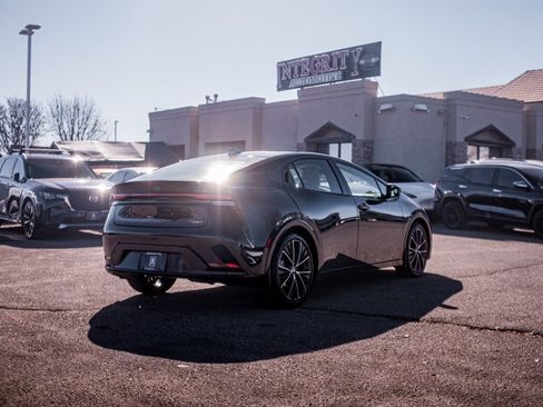 Used 2024 Toyota Prius XLE image 7