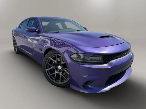 Used 2016 Dodge Charger R/T Scat Pack w/ Technology Group RWD image 2