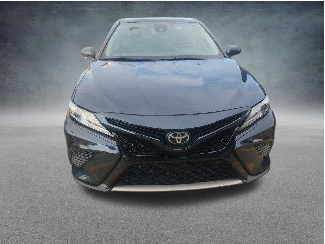Used 2018 Toyota Camry XSE FWD image 3