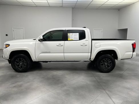 Used 2023 Toyota Tacoma SR5 w/ Technology Package AWD/4WD image 5