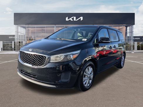 Certified 2018 Kia Sedona LX w/ LX Essentials Premium Package image 6