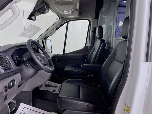 New 2025 Ford Transit 250 148 Medium Roof image 11