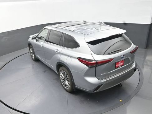 Used 2021 Toyota Highlander Platinum AWD/4WD image 27