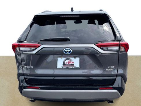 Used 2022 Toyota RAV4 XSE AWD/4WD image 5
