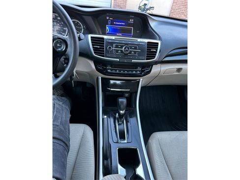 Used 2016 Honda Accord LX image 17