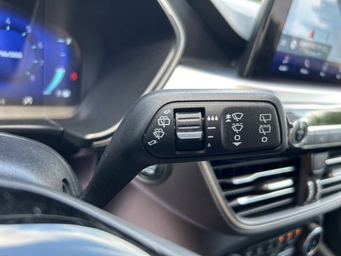 Used 2022 Ford Escape SEL w/ Technology Package image 30