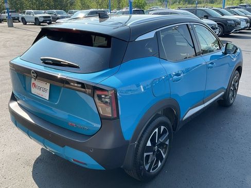 Used 2025 Nissan Kicks SR AWD/4WD image 5