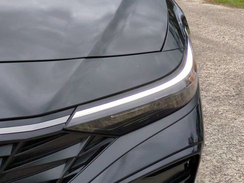 New 2026 Hyundai Elantra Limited image 10