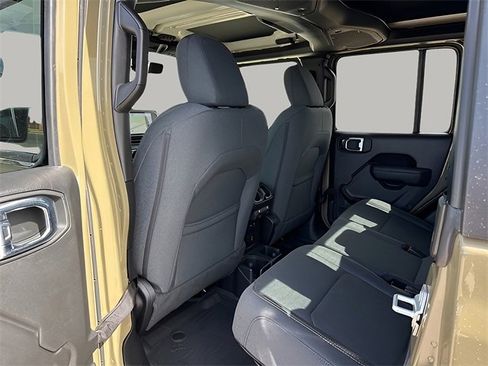 New 2025 Jeep Gladiator Sport image 10