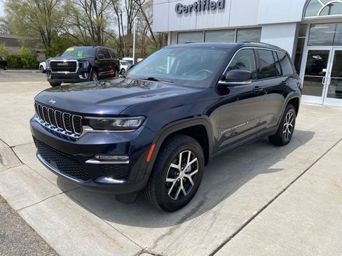 Used 2023 Jeep Grand Cherokee Limited AWD/4WD image 11