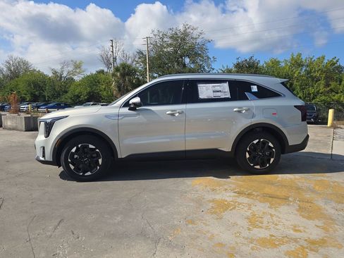 New 2026 Kia Sorento S w/ S Panoramic Sunroof Package FWD image 5