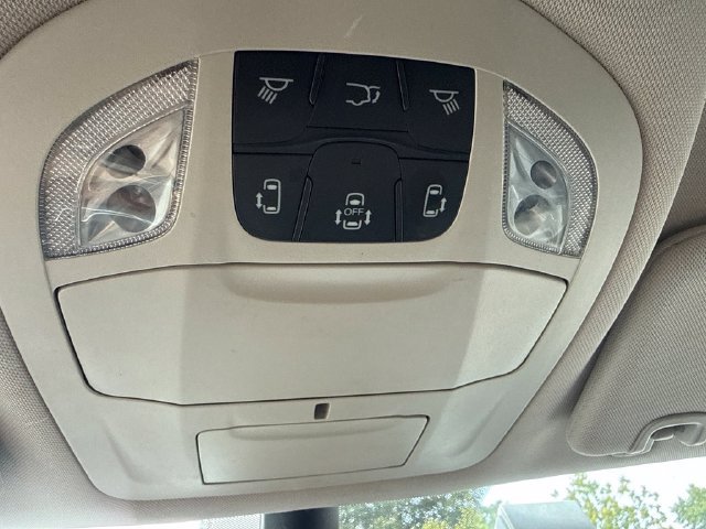 Used 2023 Chrysler Voyager LX FWD image 27