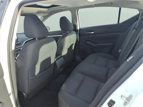 Used 2021 Nissan Altima 2.5 SV w/ SV Premium Package image 8