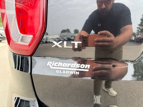 Used 2016 Ford Explorer XLT AWD/4WD image 10