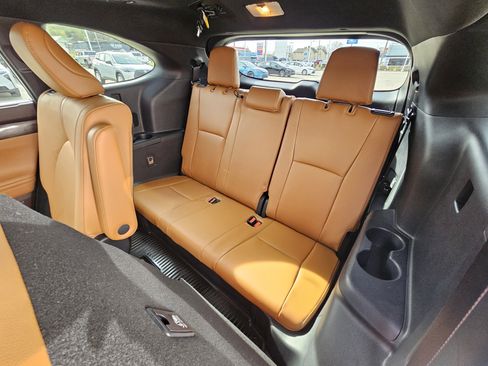 Used 2022 Toyota Highlander Platinum image 16