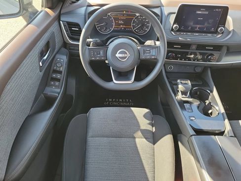 Used 2023 Nissan Rogue SV FWD image 12