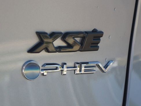 Used 2025 Toyota RAV4 XSE image 19