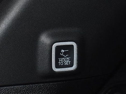 New 2025 Jeep Grand Cherokee Limited w/ Trailer Tow Package image 33