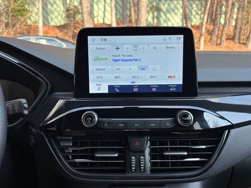 Used 2025 Ford Escape ST-Line image 17