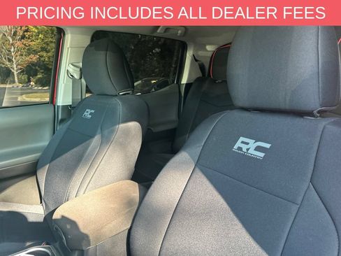 Used 2023 Toyota Tacoma SR5 w/ Technology Package AWD/4WD image 15