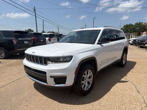 Used 2022 Jeep Grand Cherokee L Limited AWD/4WD image 1