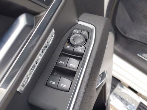 Used 2023 GMC Sierra 1500 Denali w/ Technology Package AWD/4WD image 18