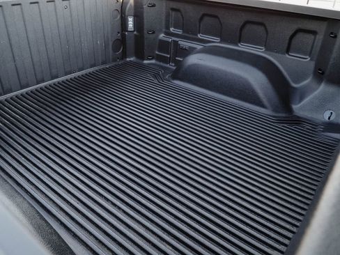 Used 2023 Chevrolet Silverado 1500 LT AWD/4WD image 9