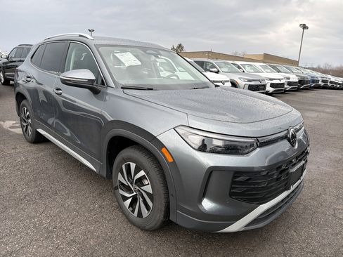 New 2026 Volkswagen Tiguan S image 2